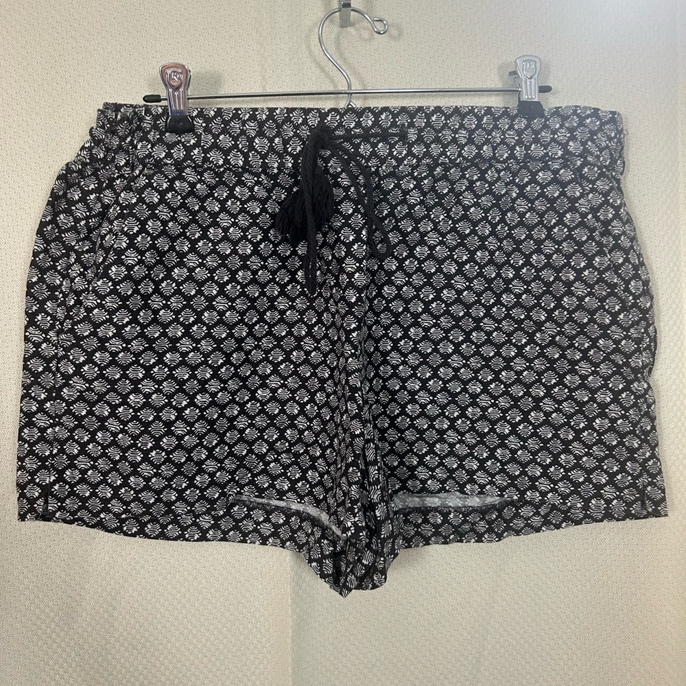 LOFT Black and White Geometric Women's Linen Shorts Size M